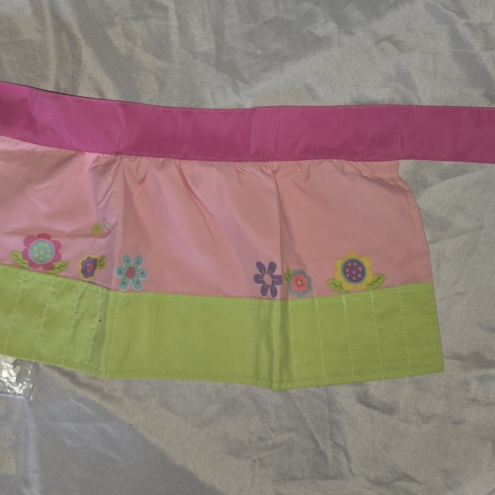 Avon Pink and Green Kids Floral Gardening Iron On Letters For Your Name Apron - Picture 6 of 7